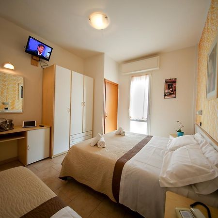 Hotel Petrarca Rimini Exterior foto