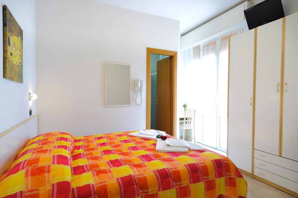 Hotel Petrarca Rimini Zimmer foto